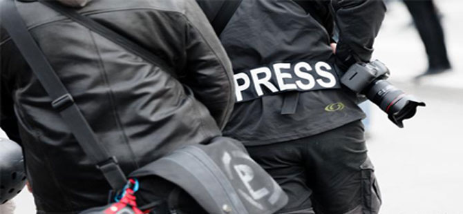 Alman gazeteciler Türkiye’den ayrıldı