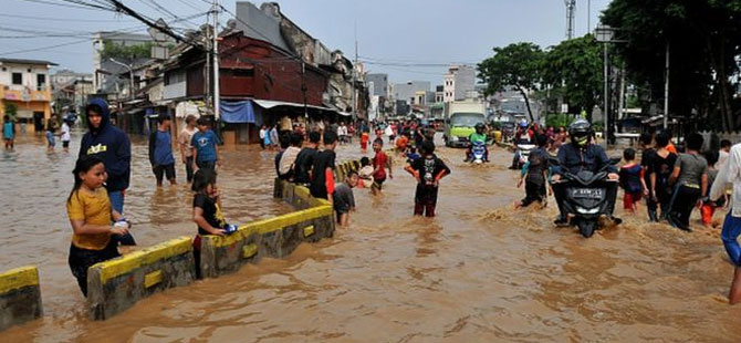 Endonezya’nın hızla suya batan başkenti taşınıyor