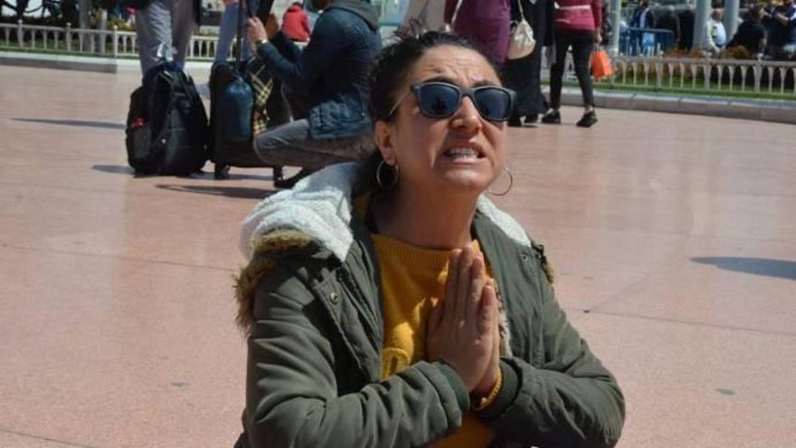 Taksim’de çocuk istismarını protesto eden kadın gözaltına alındı