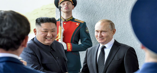 Putin ile Kuzey Kore lideri Kim bir araya geldi