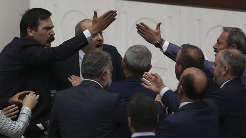 Meclis’te AKP’yi eleştiren Ahmet Şık’a icra takibi başlatıldı
