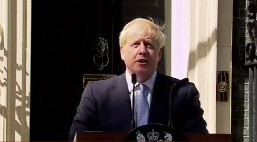 İngiltere Başbakan Boris Johnson’ın istifa edeceğini duyurdu