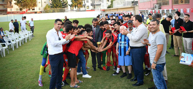 Sporun Gülen Yüzü Futbol Turnuvası kupa ve sertifika töreni ile sona erdi