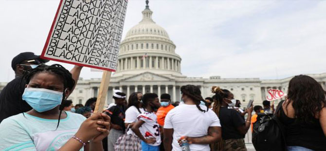 Washington DC’de binlerce kişilik Floyd protestosu