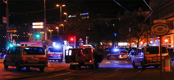 Viyana’da eş zamanlı saldırılar: 2 ölü, 15 yaralı