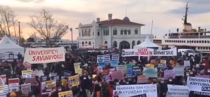 Boğaziçili öğrenciler protestolarına Kadıköy’de devam etti