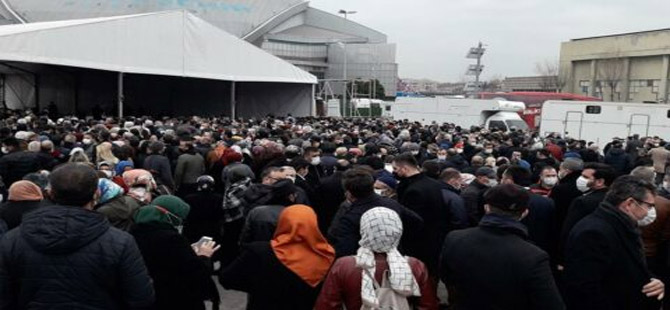 AKP İstanbul 7. Olağan Kongresi de ‘lebaleb’ doldu