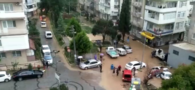 İzmir’deki sel felaketinde can kaybı 2’ye yükseldi