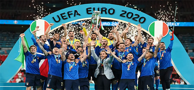 EURO 2020’de şampiyon İtalya: İngiltere’yi penaltılarla 3-2 yendi