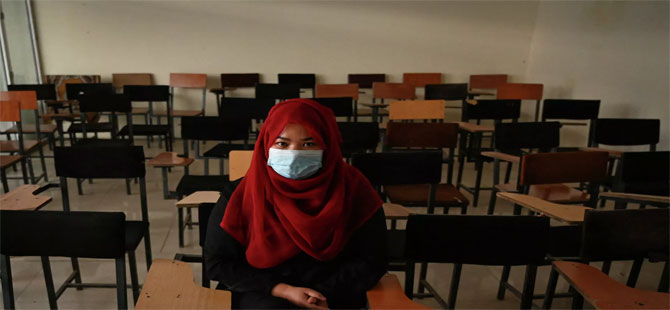 Taliban, ortaokula erkek öğrencilerin girişine izin verdi, kız öğrenciler için okulların daha sonra açılacağını söyledi