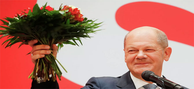 Almanya’da SPD’li Scholz seçimi kazandığını, Yeşiller ve FDP ile hükümet kuracağını söyledi