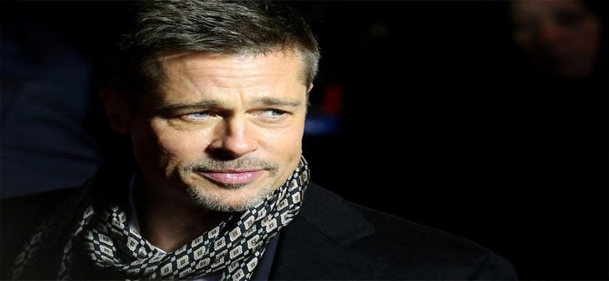 Brad Pitt, gönlünü 35 yaşındaki İsveçli şarkıcıya kaptırdı