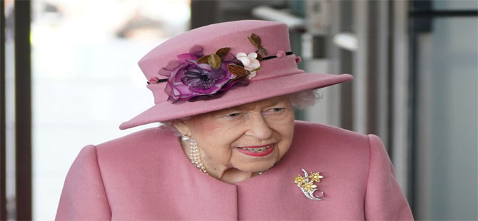 Kraliçe Elizabeth, koronavirüse yakalandı