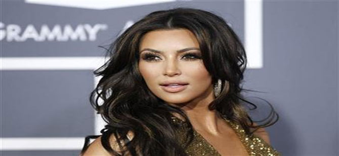 Kim Kardashian, ‘Photoshop’lu paylaşımı ile olay oldu