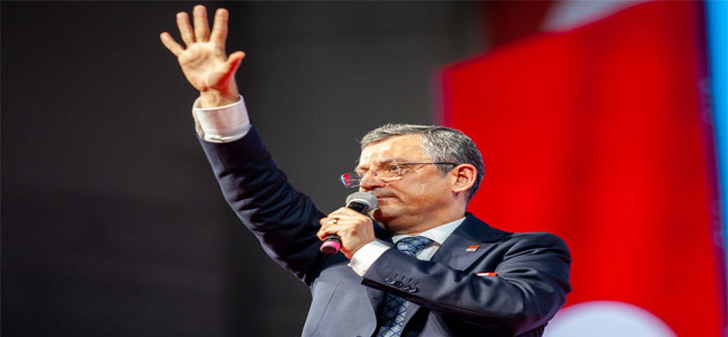 Özgür Özel: CHP’de 13 yıllık Kemal Kılıçdaroğlu dönemine son veren değişimci yeni genel başkan