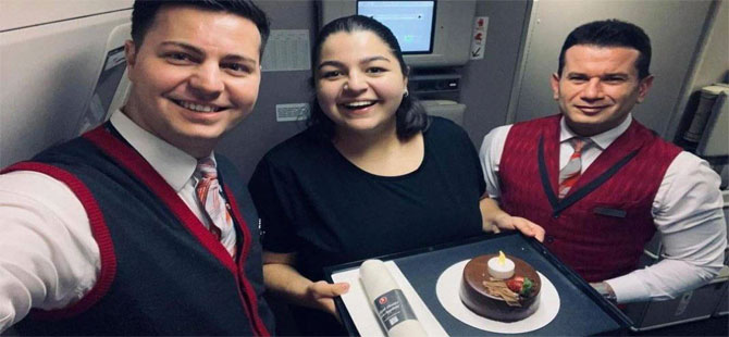 Yasak delindi: THY, Egemen Bağış’ın kızına özel pasta yaptırdı