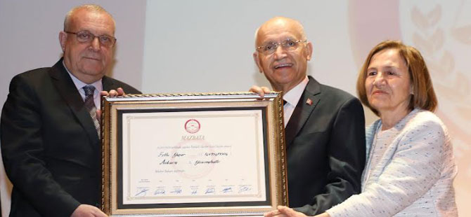 Yenimahalle Belediye Başkanı Fethi Yaşar mazbatasını aldı