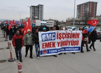 BMC işçilerine Eskişehir'de çiçekli karşılama