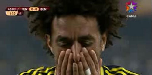 Penaltıyı kaçırdı, gözyaşlarını tutamadı!
