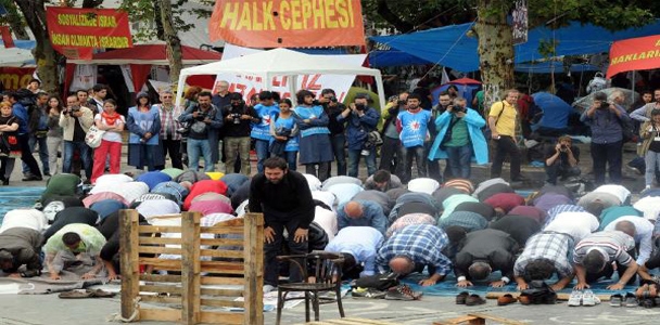 Gezi Parkı'nda ikinci Cuma namazı