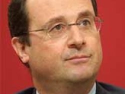 Hollande'in uçağına yıldırım düştü