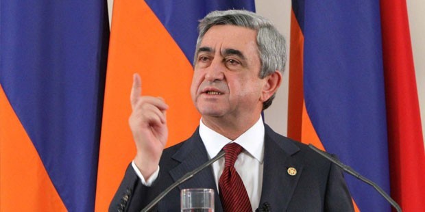 Ermenistan'da iki yemin töreni