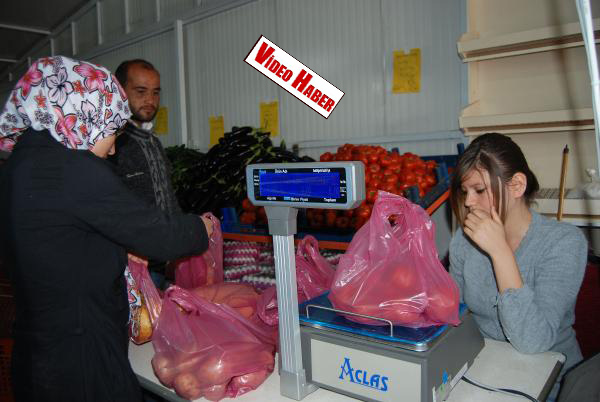 Suriyeli sığınmacılara gıda kartı